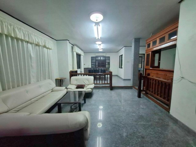 รูป ให้เช่า บ้านเดี่ยว2ชั้น 100ตรว. แปลงมุม วิวทะเลสาป ถ.ศรีนครินทร์ ศรีด่าน14 หน้าโครงการรถไฟฟ้าBTSศรีแบริ่ง - รูปที่ 6/8