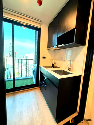 Condos for sale : Move-in Ready, Just Bring Your Stuff Nue District R9 near MRT Rama 9 Station