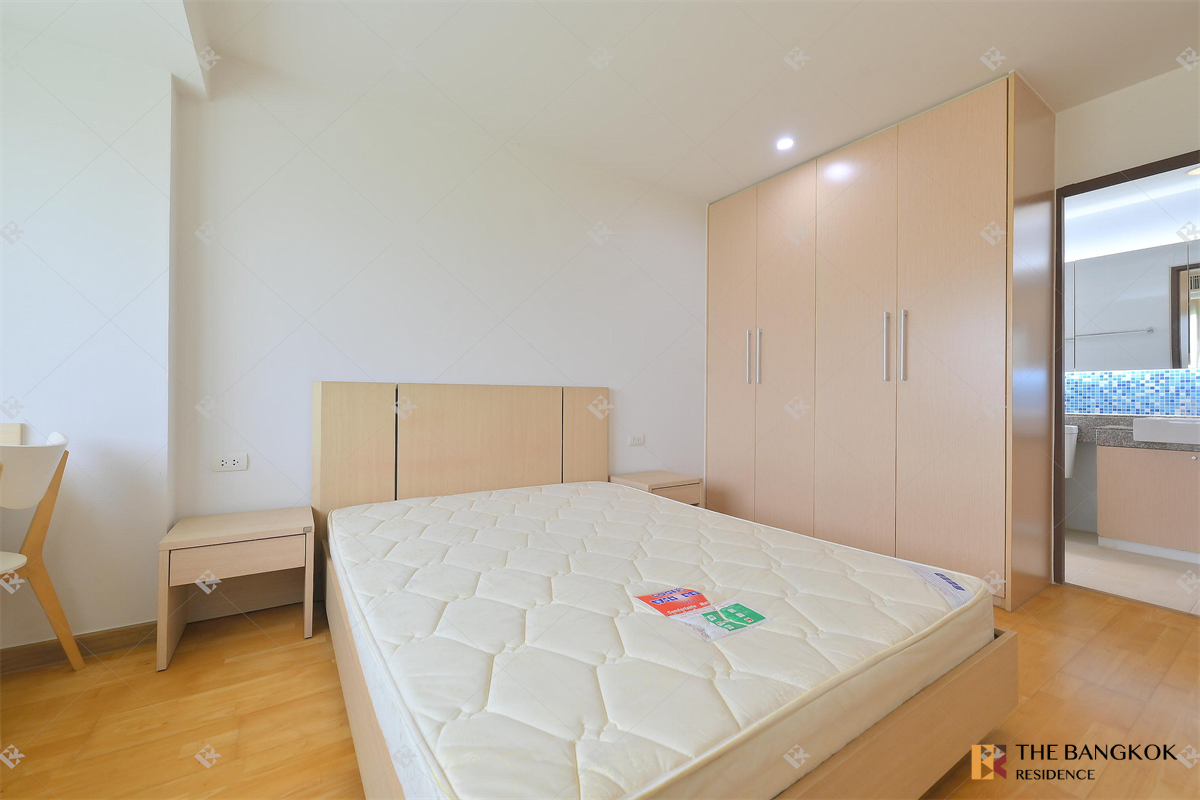 picture Room available, great price Residence 52 near BTS On Nut - 10/10