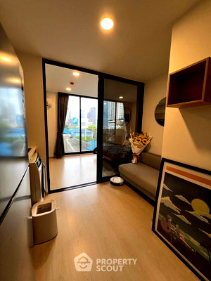 Condos for rent : 300 Metres To BTS Ekkamai | 1-BR Noble Ambience Sukhumvit 42 (ID 1675663)
