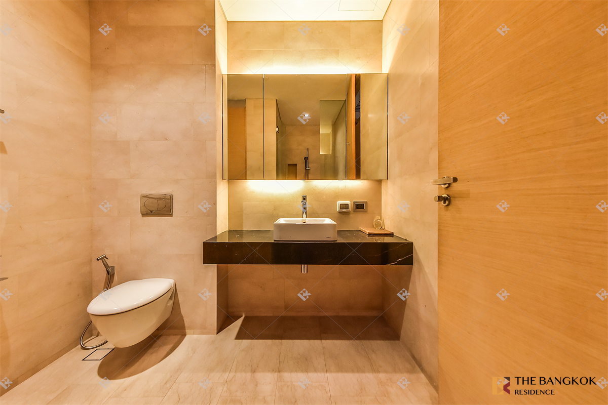 picture Hurry, big discount is ending! Saladaeng residences near MRT Silom Station - 9/10
