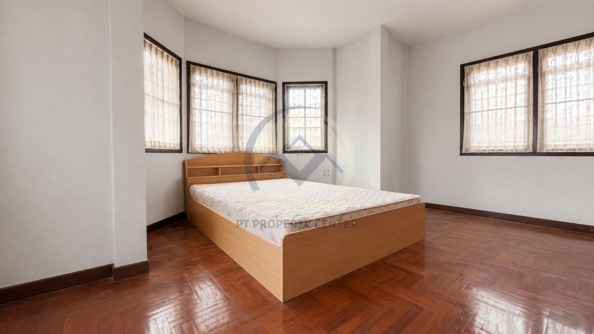 รูป หมู่บ้านทองสถิตย์วิลล่า ซอยรามอินทรา 34 แยก 20 ถนนรามอินทรา ลาดพร้าว บ้านเดี่ยวหลังมุม ขายตามสภาพ บรรยากาศโปร่ง  ราคาพิเศษ - รูปที่ 12/25