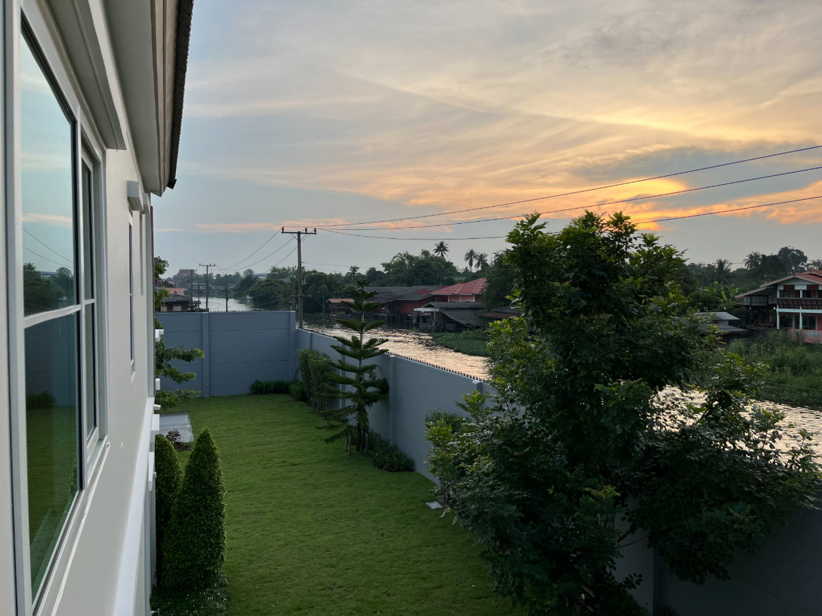 รูป ขายบ้านสวย Anya ราชพฤกษ์–นครอินทร์ ที่ดิน 102 ตร.ว. วิวคลอง บรรยากาศสงบ สไตล์ French Country - รูปที่ 2/20