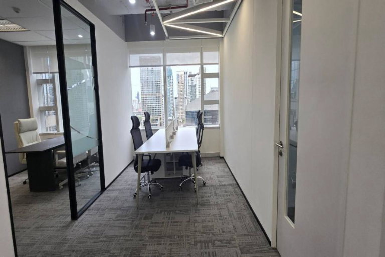 picture LTH16111 - Office Space for Rent Witthayu | 95 sq.m. | CRC Tower | All Seasons Place | 132,050 THB - 5/6