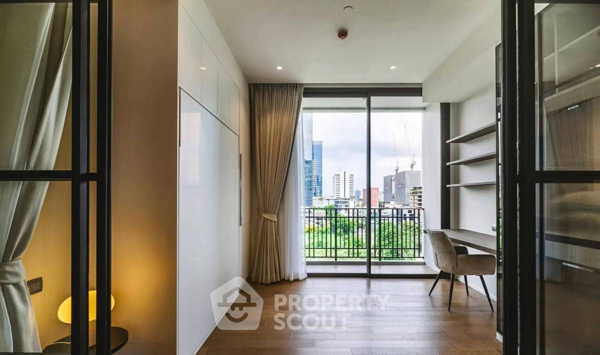 picture 2-BR Condo At Muniq Langsuan Near BTS Ratchadamri (ID 3254801) - 4/5