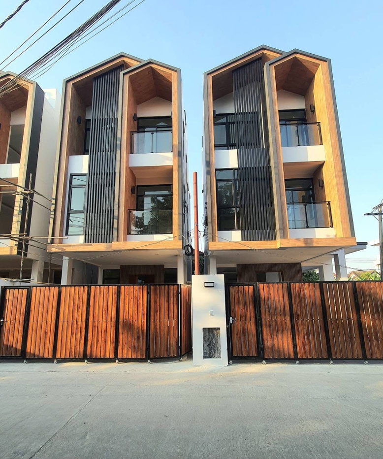 picture Large detached house, Rama 9 area, near MRT. - 2/19