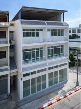 			Near MRT SiUdom 400m. clinics showrooms  2 adjoining shophouses Rent 44,999 THB/month.  Corner unit          