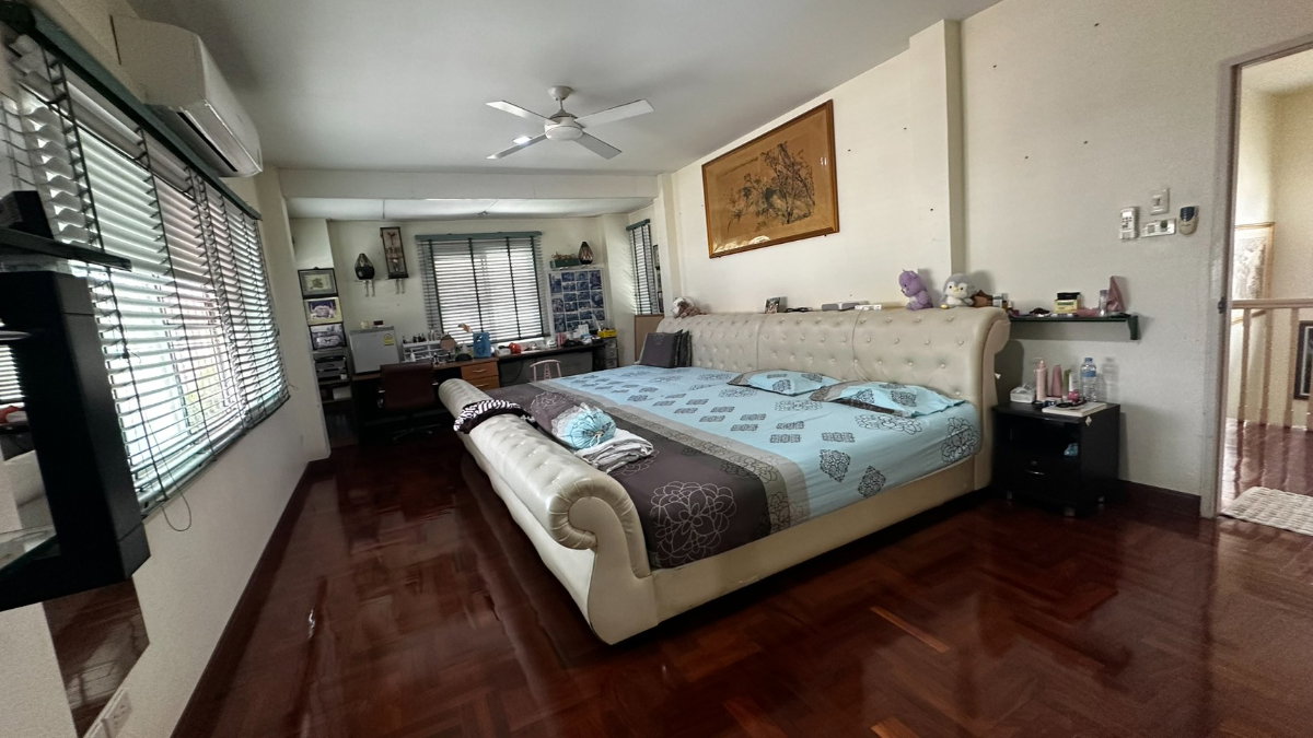 รูป ขายบ้านเดี่ยว บ้านมัณฑิกา บางบอน–เพชรเกษม ขนาดใหญ่ 115 ตร.ว. พื้นที่ใช้สอยประมาณ 300 ตร.ม. ต่อเติมครบ พร้อมเฟอร์นิเจอร์บิ้วอินทั้งหลัง ราคา 8.5 ล้าน - รูปที่ 7/21