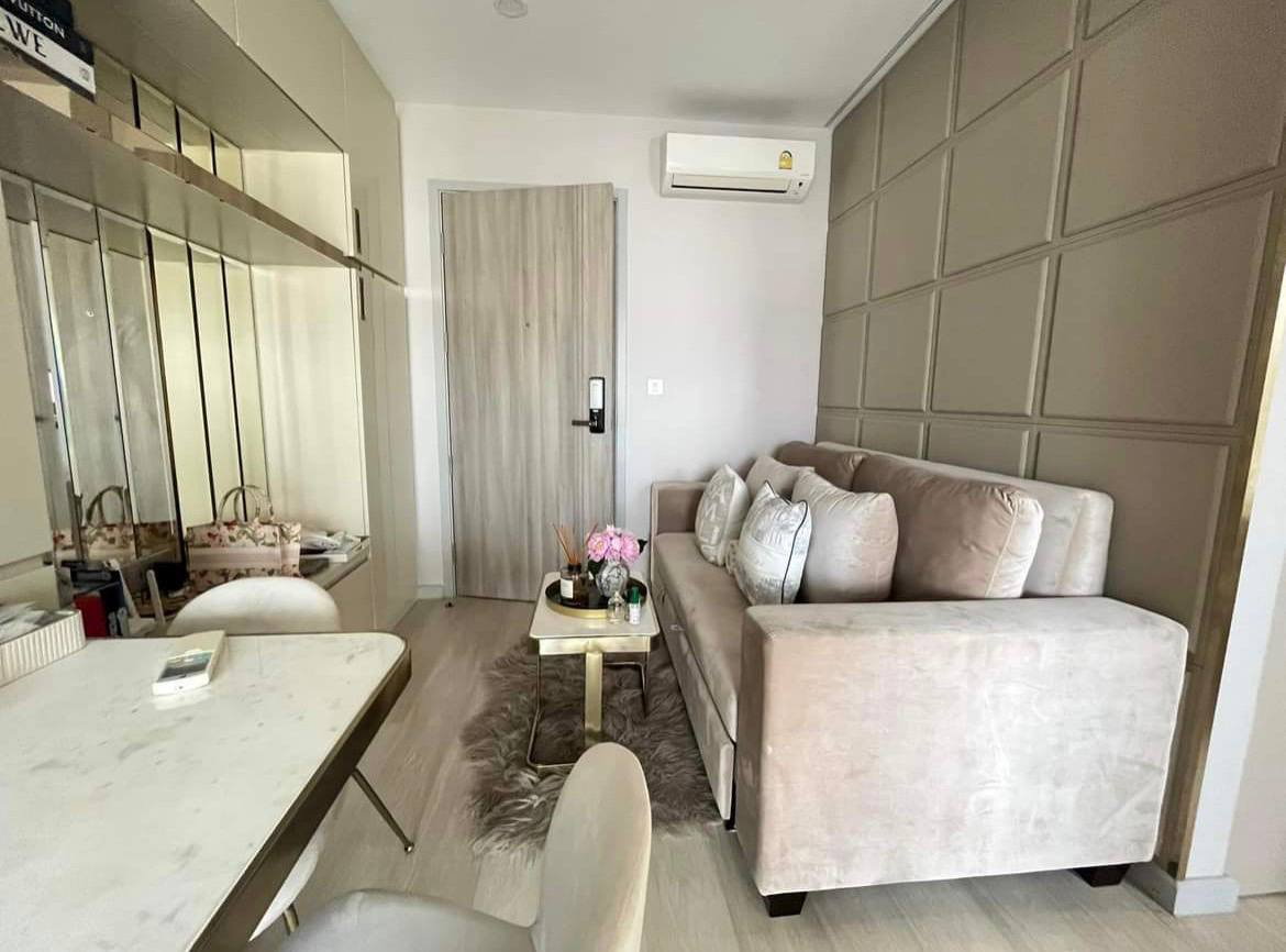 รูป Knightsbridge Prime Sathorn【𝐒𝐄𝐋𝐋 & 𝐑𝐄𝐍𝐓】🔥 แต่งพรีเมียมบุผนังเรียบหรู โทนเบจละมุน กระจกกั้นห้องทำงานเป็นสัดส่วน🔥 ติดต่อไลน์ไอดี: @hacondo - รูปที่ 4/7