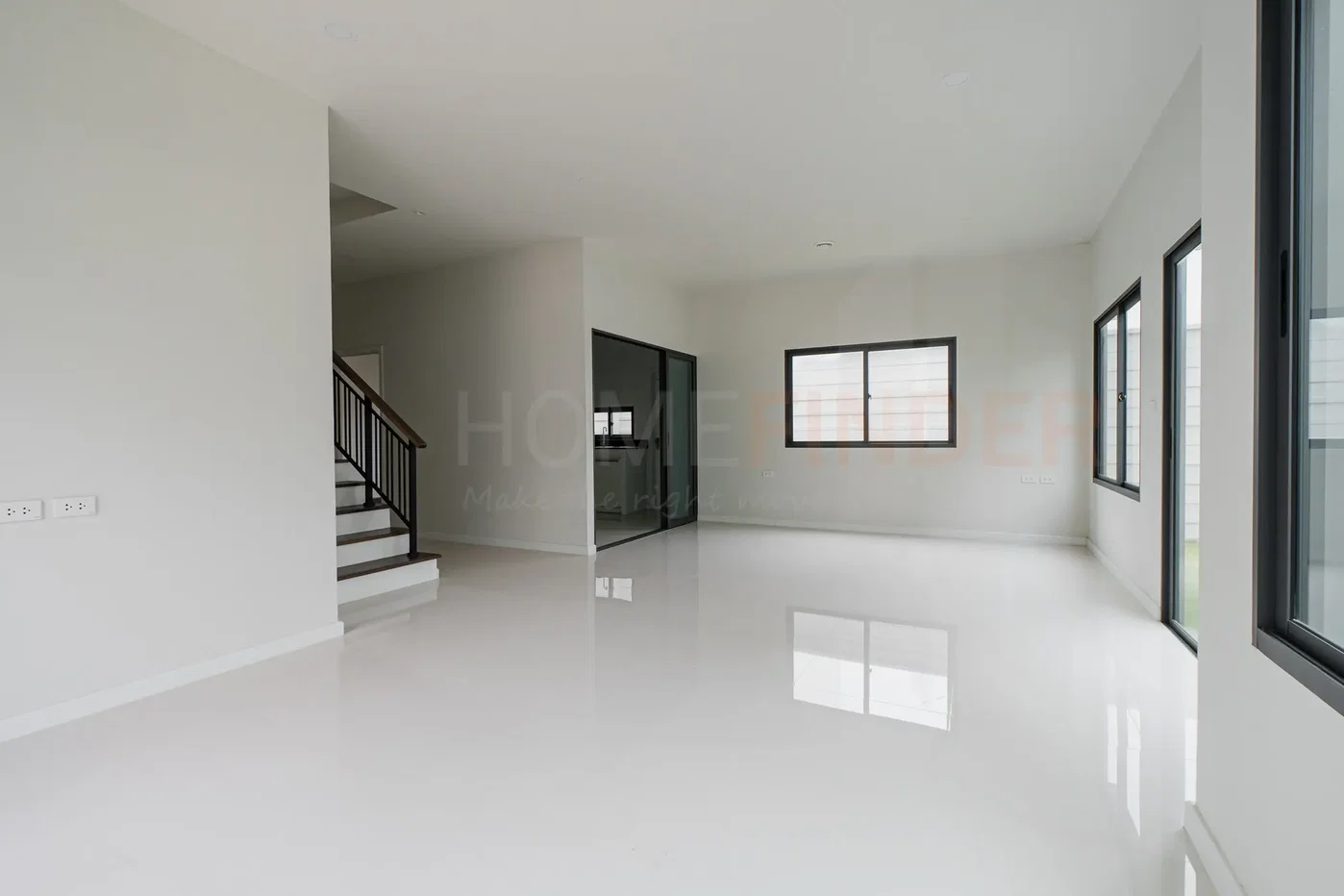 รูป Grand Britania Krungthepkreetha 4 bedrooms, for sale - รูปที่ 2/19