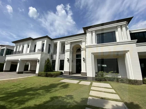 Baan Sansiri Pattanakarn - Spacious 5 bedroom luxury gated community house in Pattanakarn, Bangkok 5 bedrooms, for rent