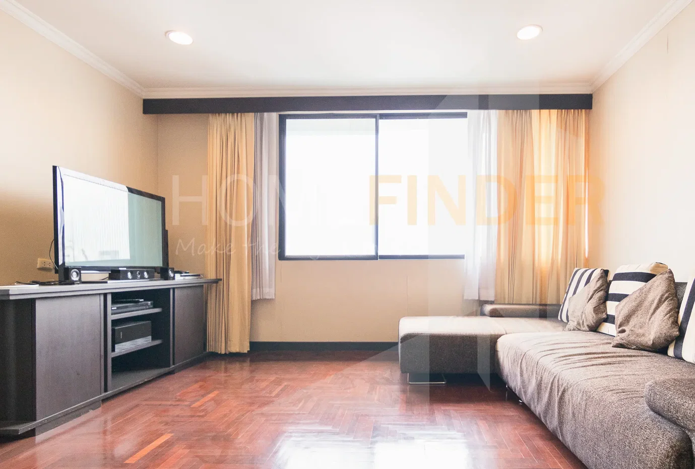 picture Lake Green 2 bedrooms, for rent - 3/18