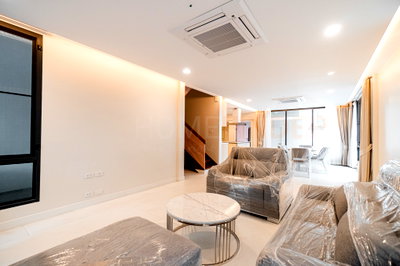 Houses for rent Srinakharinwirot University Prasanmit Campus : House in Phrom Phong 3 bedrooms, for rent