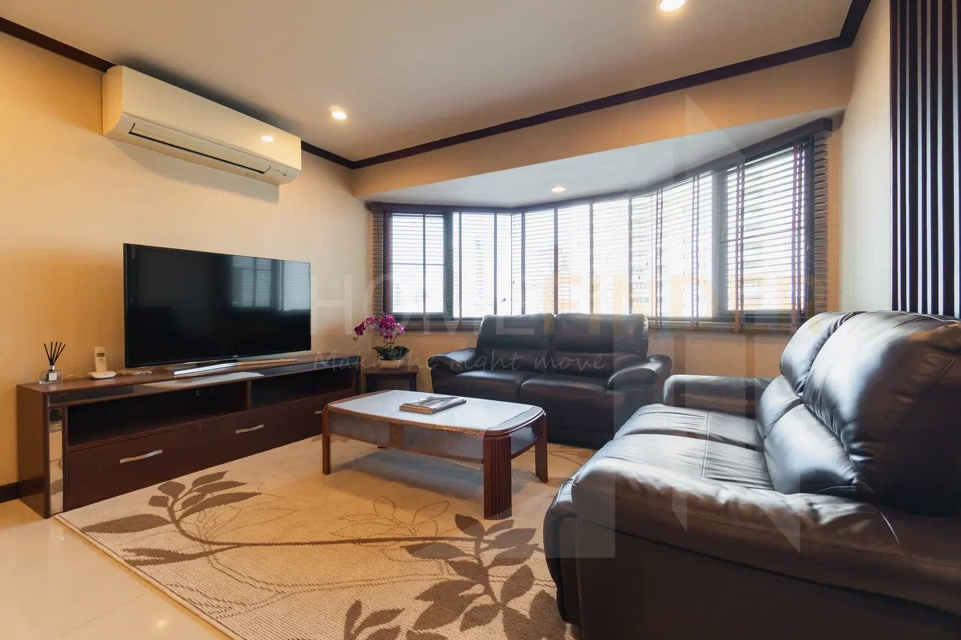 picture Baan Suanpetch condominium 3 bedrooms, for rent - 2/17