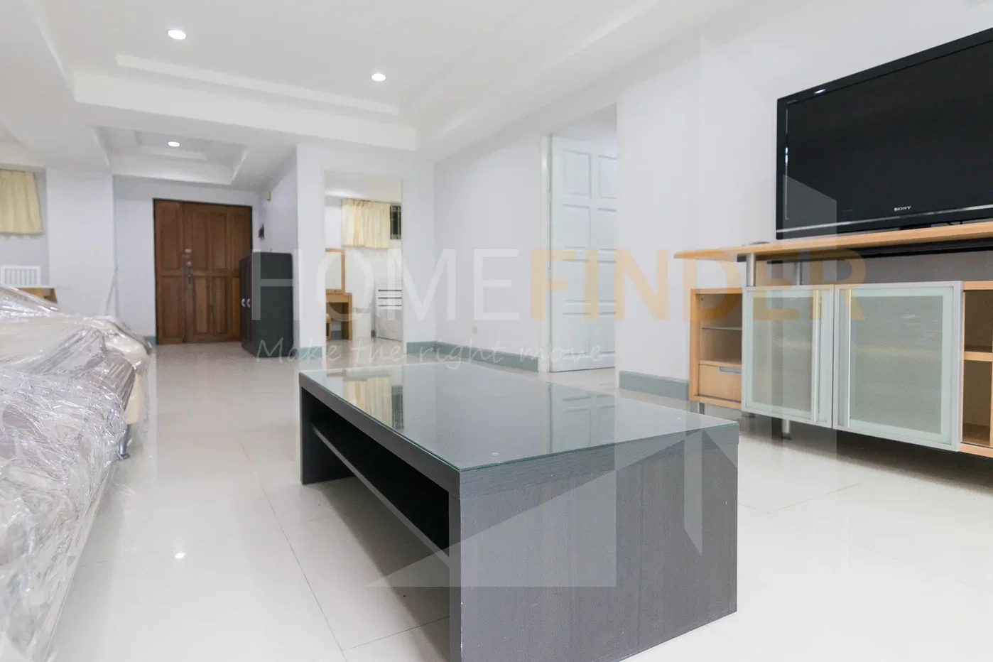 picture Royal Castle 3 bedrooms, for rent - 4/13