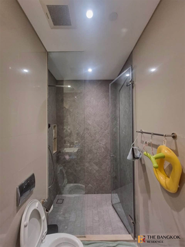 Saladaeng residences near MRT Silom Station Luxuriously Elevated Unit