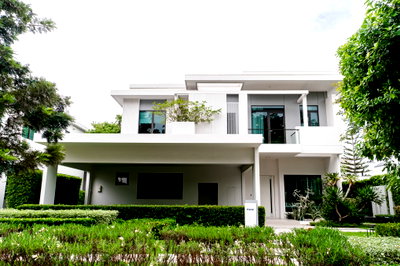 Houses for sale : Mantana Bangna Km.15 Unit Premier 4 bedrooms, for sale