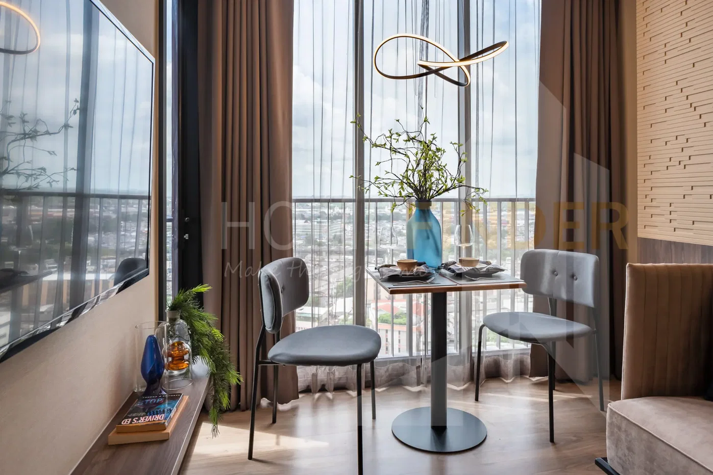 รูป OKA HAUS Sukhumvit 36 1 bedroom, for sale - รูปที่ 1/10