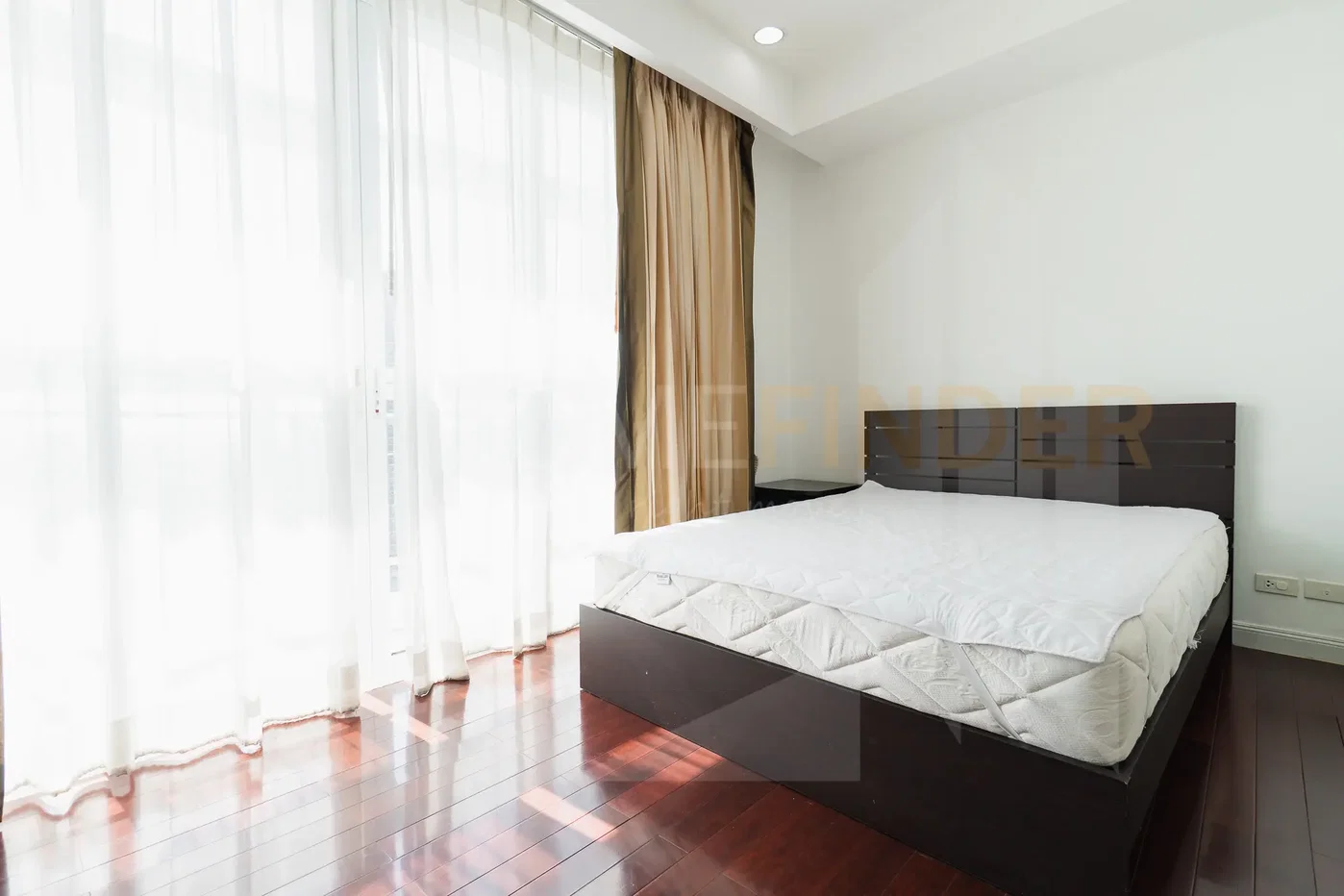 รูป Baan Rajprasong condominium 3 bedrooms, for rent - รูปที่ 12/23