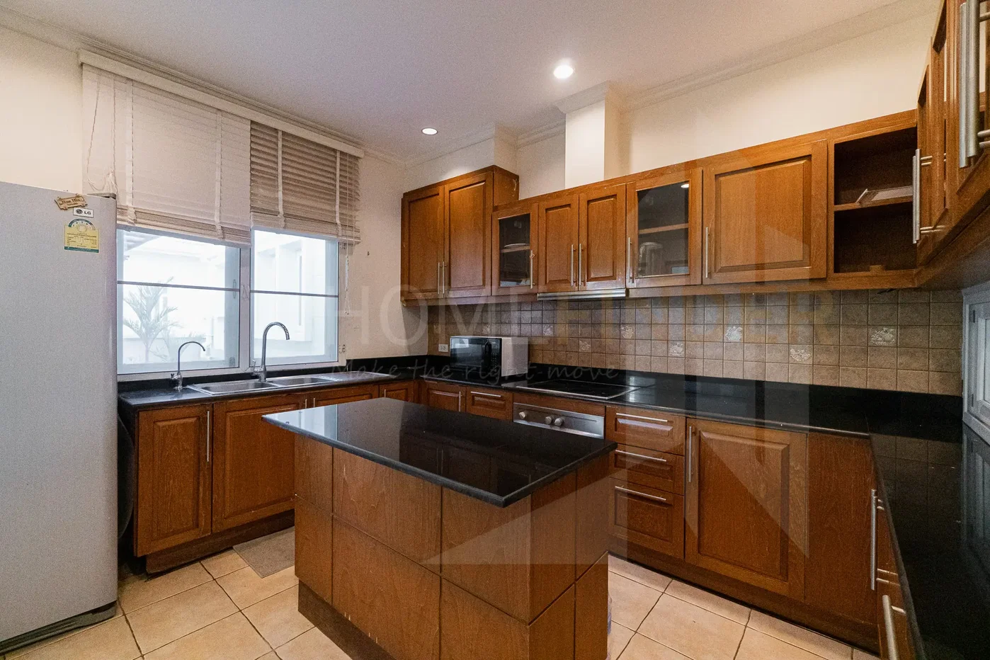 รูป Nantawan Srinakarin, 5 Bedrooms, Big garden and parking spots 5 bedrooms, for rent - รูปที่ 5/17
