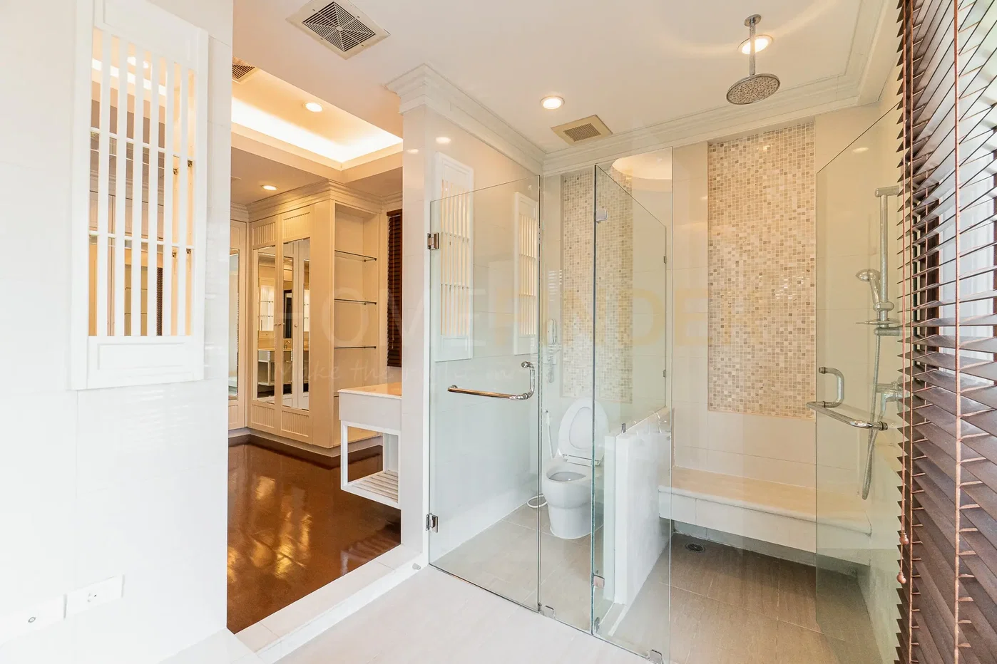 รูป L&H Villa Sathorn - Beautiful 4 Bedroom house and swimming pool Sathorn, Bangkok 4 bedrooms, for rent - รูปที่ 12/19