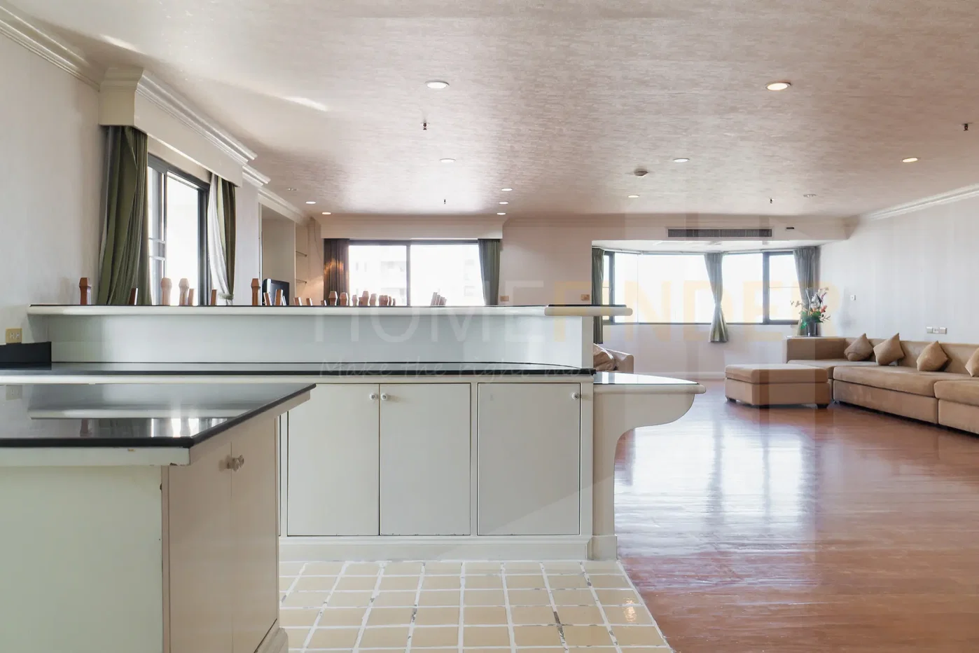 picture Baan Suanpetch condominium 3 bedrooms, for rent - 14/21