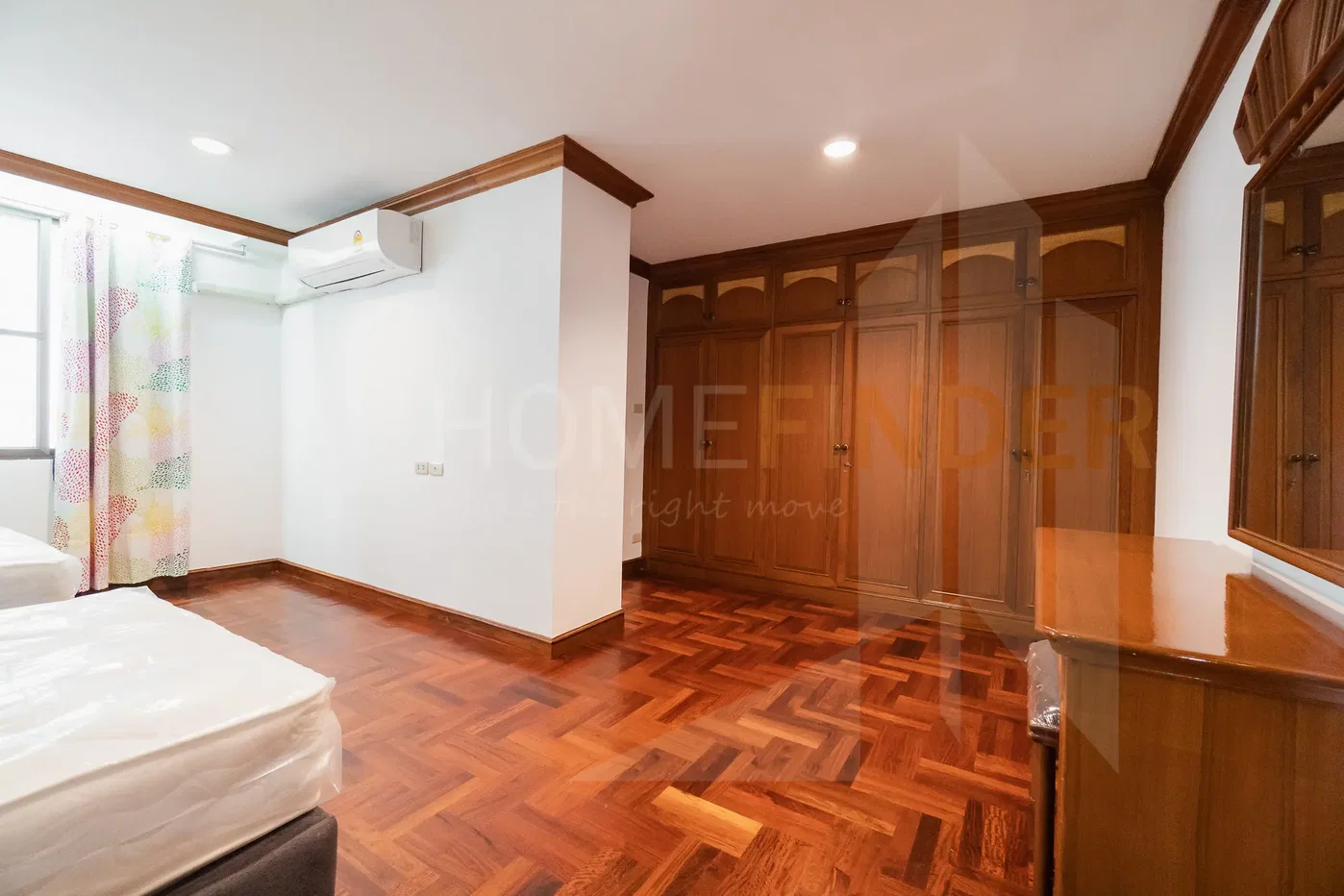 รูป Sethiwan Palace Sukhumvit 4 3 bedrooms, for rent - รูปที่ 13/27
