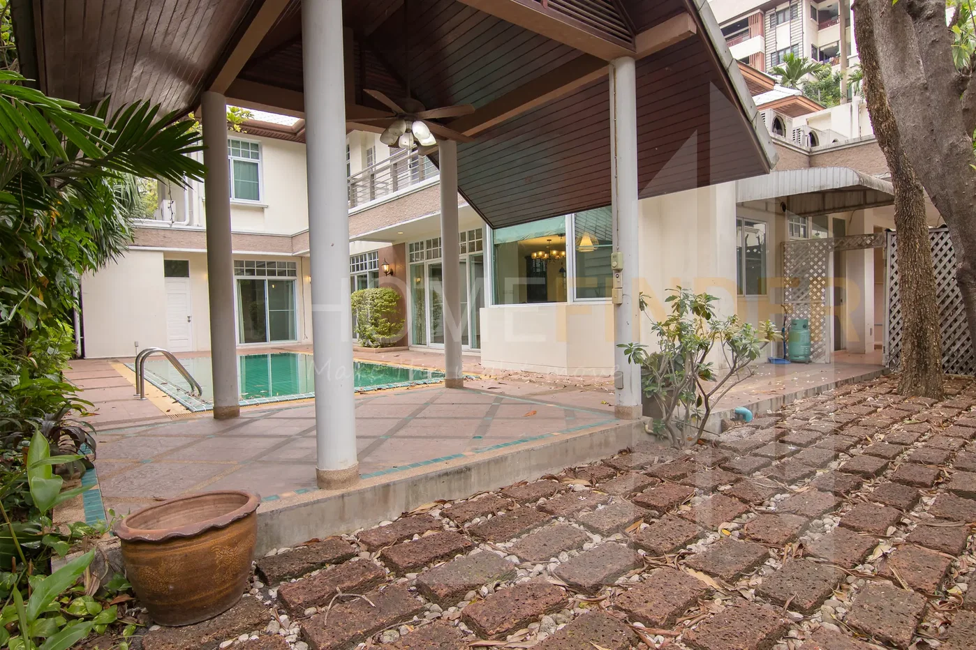 picture Harmony Place 4 bedrooms, for rent - 8/9