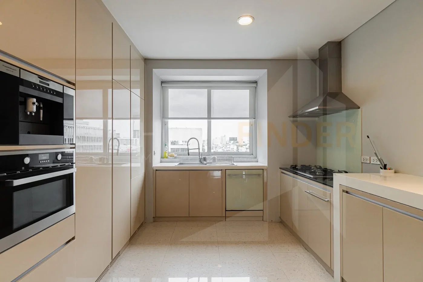 รูป Chidlom Place 2 bedrooms, for rent - รูปที่ 3/9