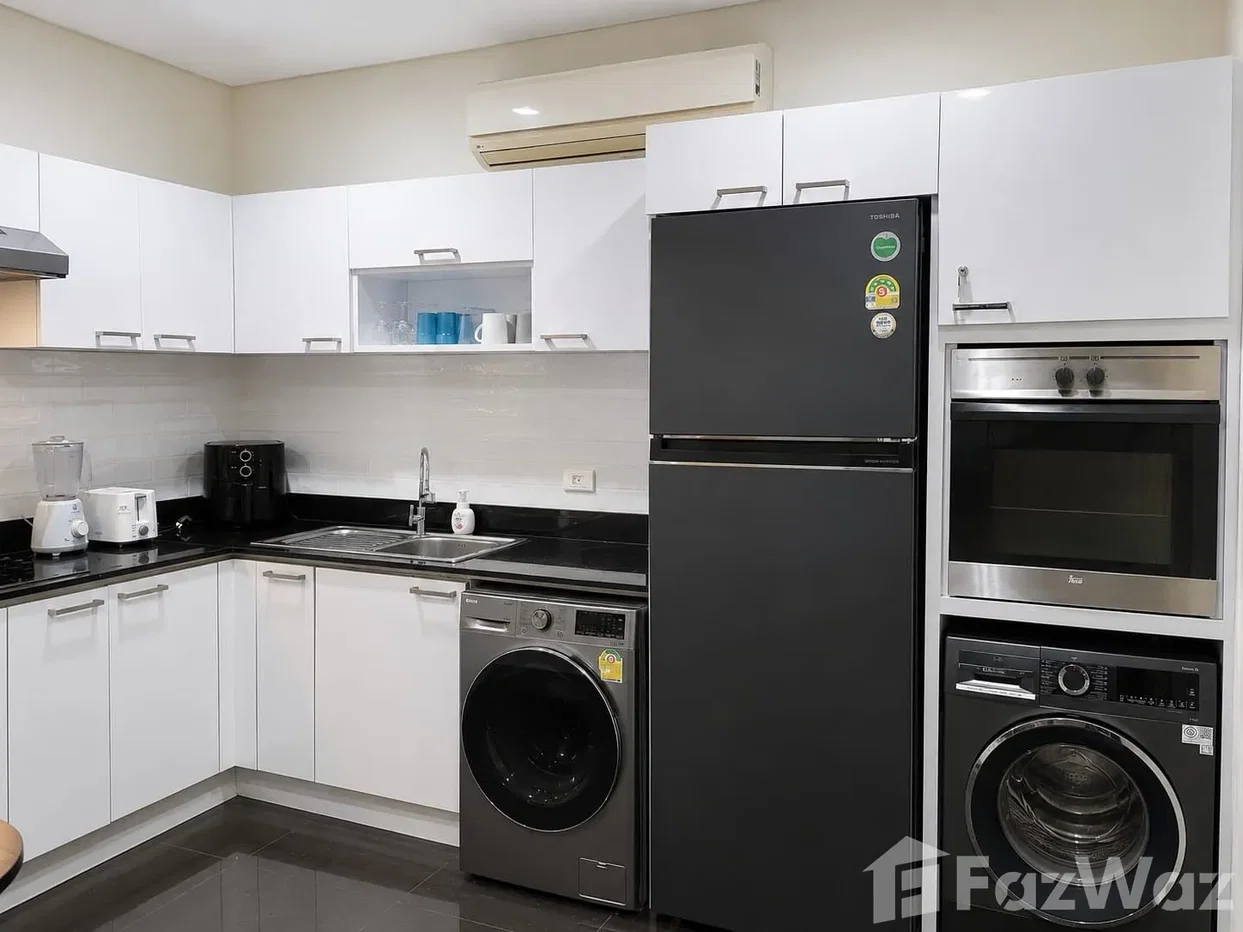 picture Beautifully Renovated Freehold Condo with Mountain View 6733757 - 6/18