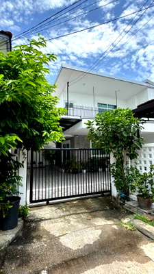 Houses for rent Bangkok : #HHR133 Two-story detached house for rent, ready to move in, Sammakorn area, 3 bedrooms, 3 bathrooms 📍Ramkhamhaeng 112