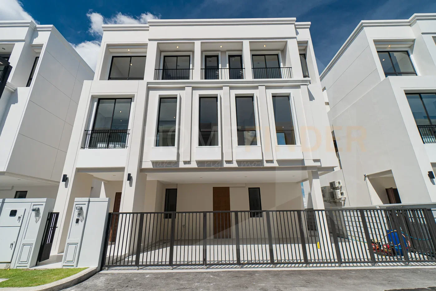 รูป AERIE Srinakarin – Krungthep Kreetha 4 bedrooms, for sale - รูปที่ 1/11