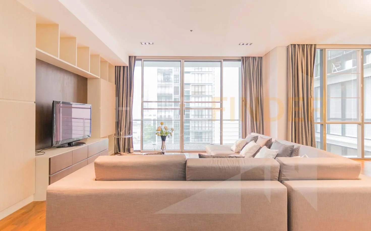 picture Domus 3 bedrooms, for rent - 4/15