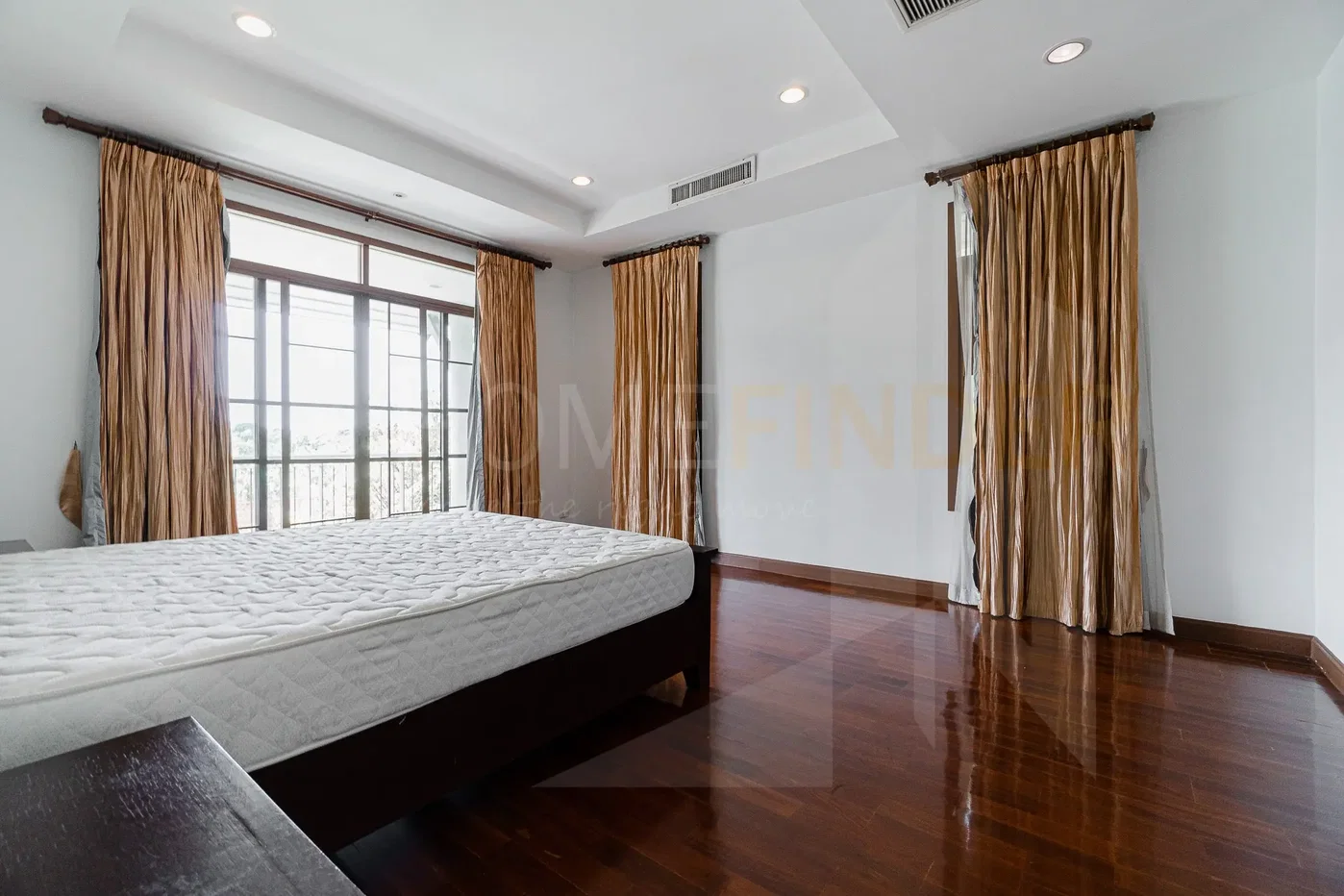 รูป Narasiri Pattanakarn, Bangkok 5 bedroom house with big Big Garden 5 bedrooms, for rent - รูปที่ 9/22