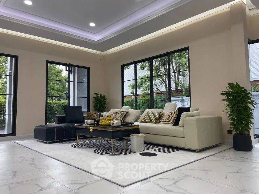 รูป บ้าน 4-ห้องนอน ที่ แกรนด์ บางกอก บูเลอวาร์ด สุขุมวิท ใกล้ ลาซาล (ID 3259357) - รูปที่ 2/11