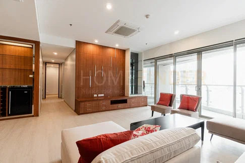 The Lakes 3 bedrooms, for rent