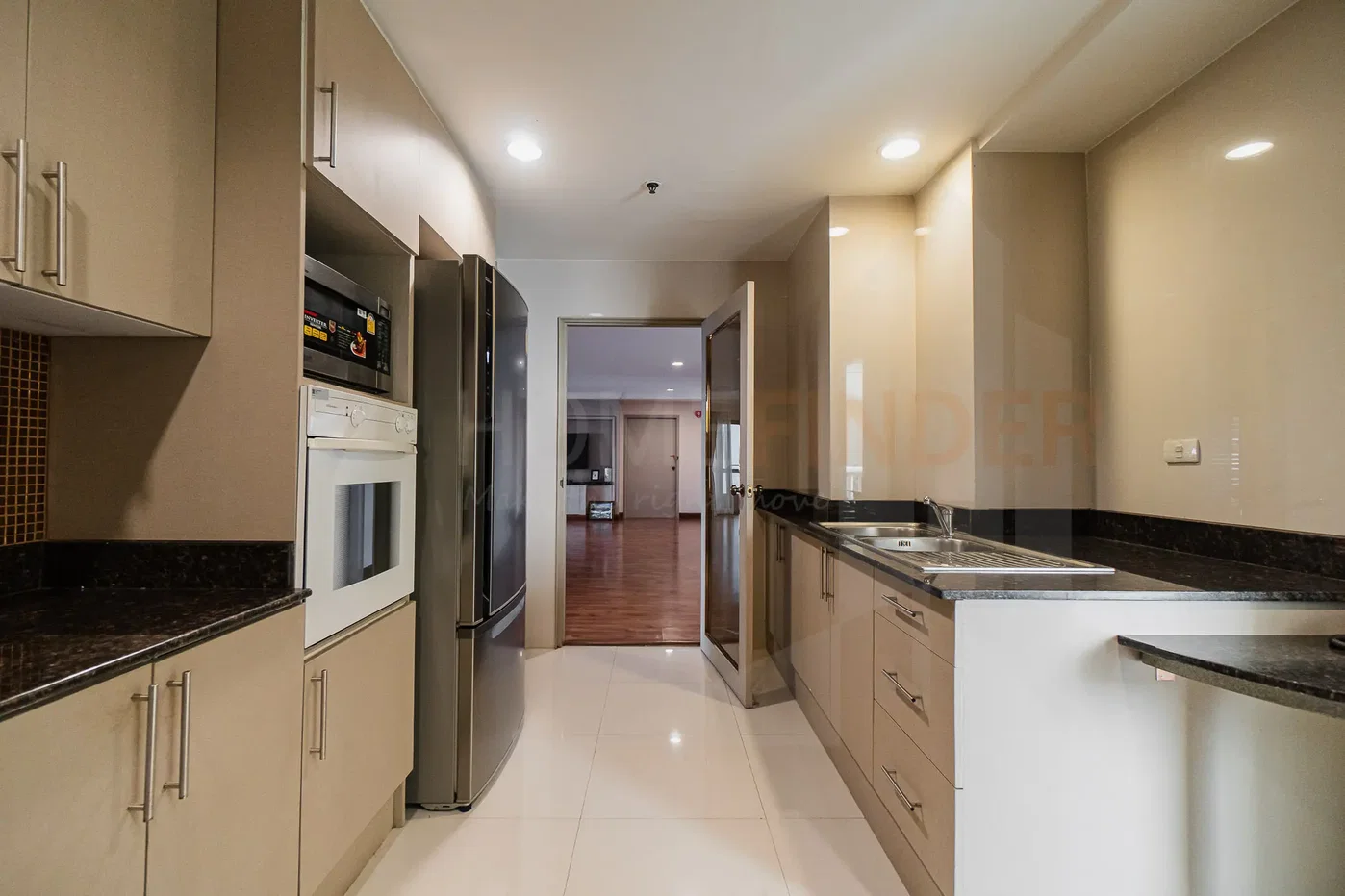 รูป G.P. Grande Tower 3 ห้องนอน ให้เช่า - รูปที่ 15/20