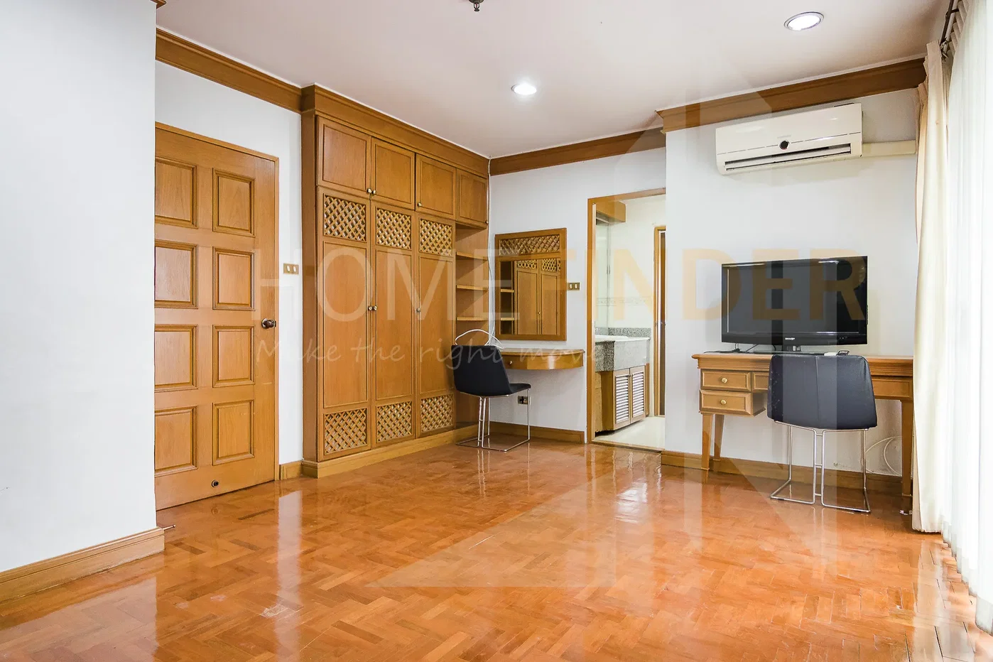 picture Fifty Fifth Tower 3 bedrooms, for rent - 10/18
