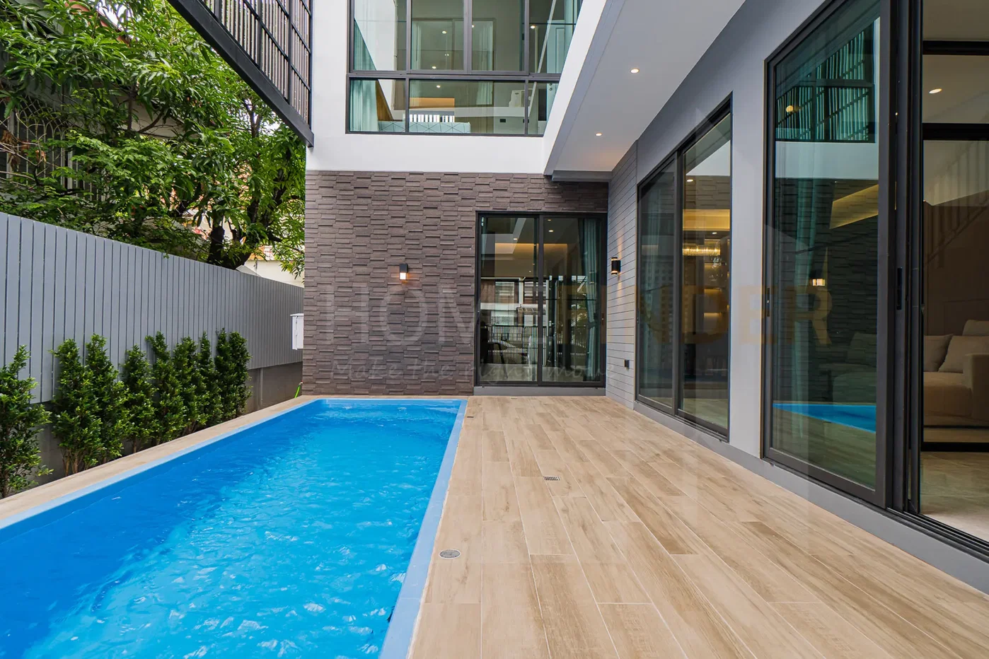 รูป House in Soi Pridi 26 4 bedrooms, for rent - รูปที่ 2/12