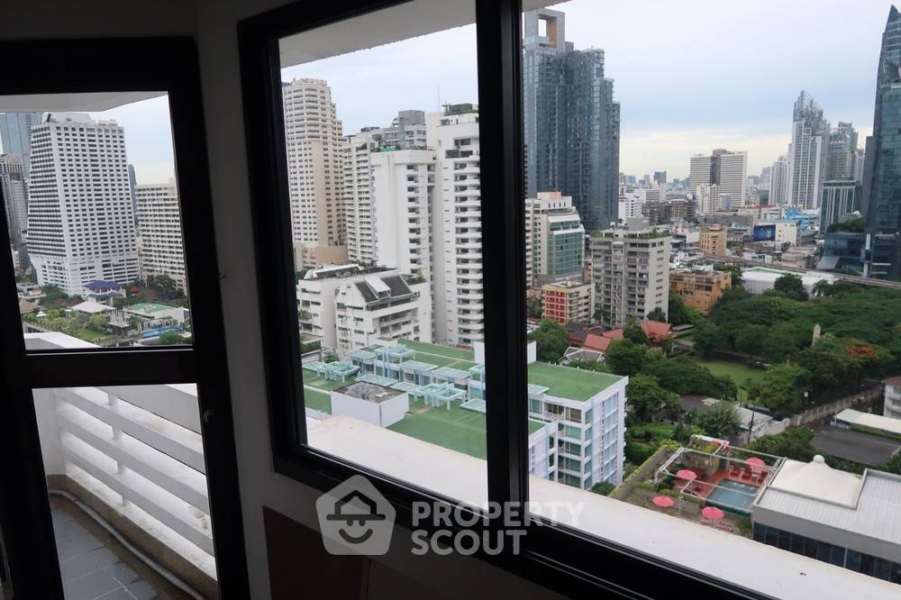 รูป คอนโด 3-ห้องนอน ที่ สุขุมวิท ปาร์ค คอนโดมิเนียม ใกล้ BTS อโศก (ID 385145) - รูปที่ 3/6