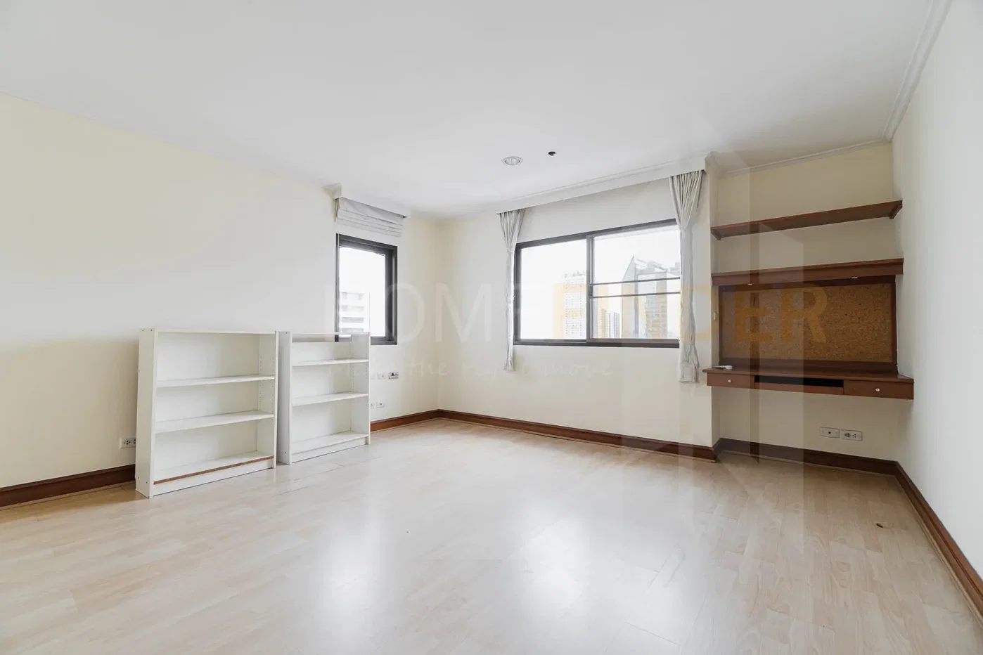 picture Kallista Mansion 3 bedrooms, for rent - 5/9