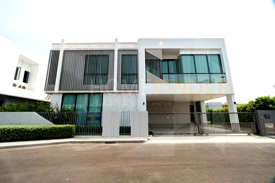 Houses for sale Boromarajonani College Of Nursing Noppharat Wachi : Artique Ramkhamhaeng 5 bedrooms, for sale