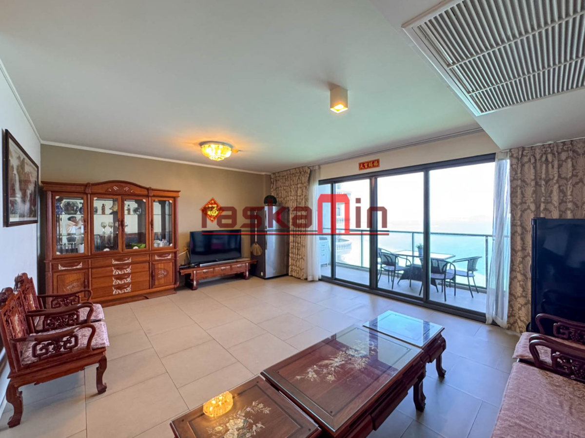 picture High-Floor Sea View Residence | Zire Wongamat Beachfront Condo - 1/16