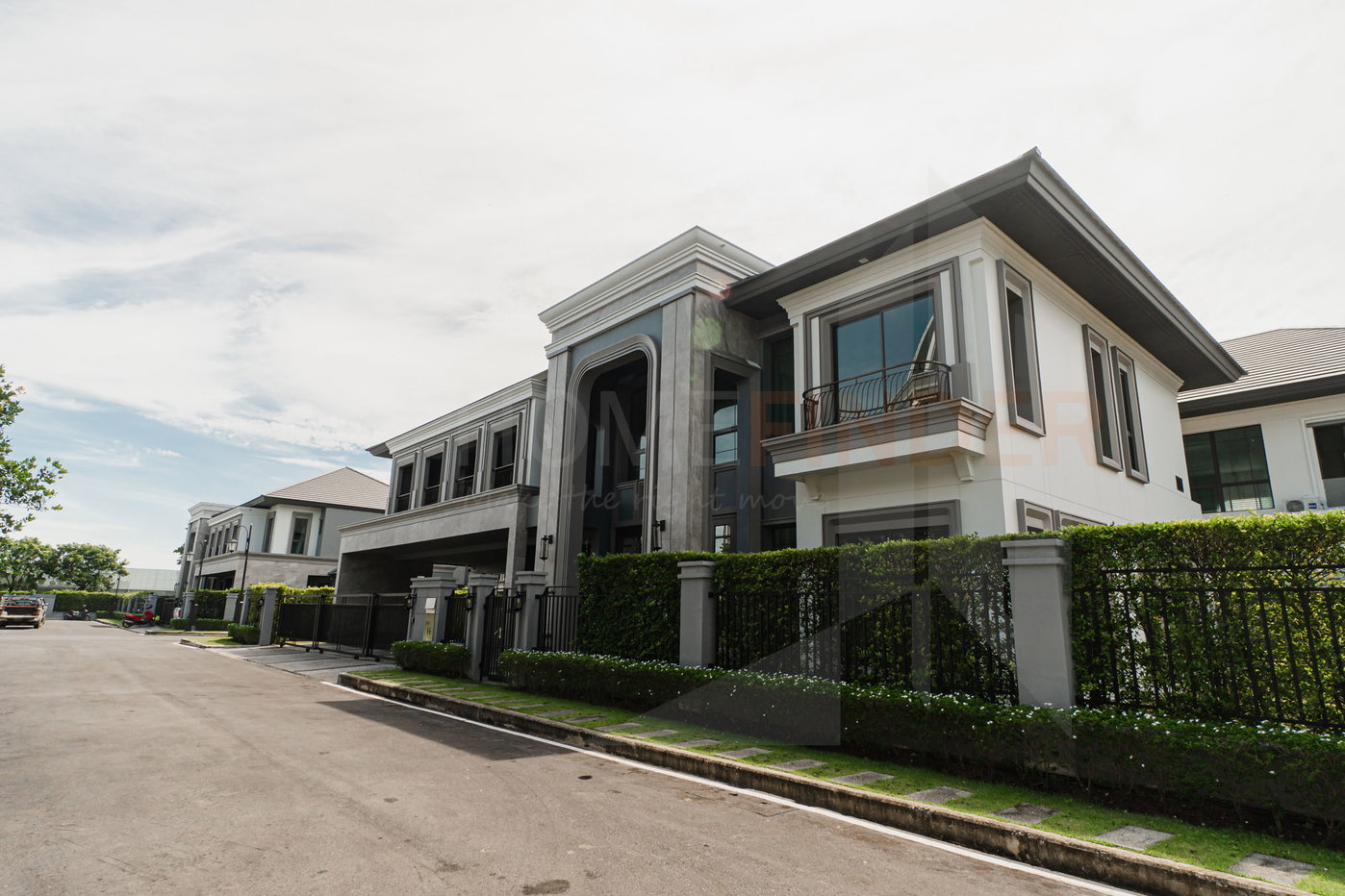 รูป GRAND BANGKOK BOULEVARD RAMINTRA - KASET NAWAMIN 5 bedrooms, for sale - รูปที่ 1/20