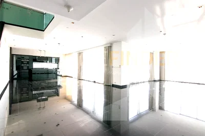 ขายคอนโด : Le Raffine Jambunuda Sukhumvit 31 3 ห้องนอน ขาย
