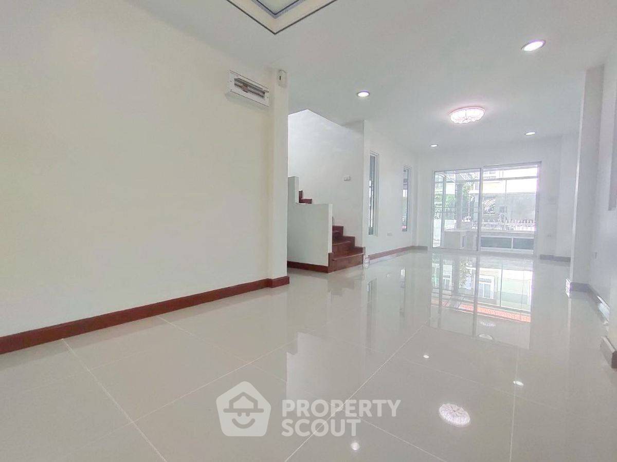 picture Pet-Friendly 6-BR House At Moobaan Laphawan 21 (ID 3256343) - 10/10