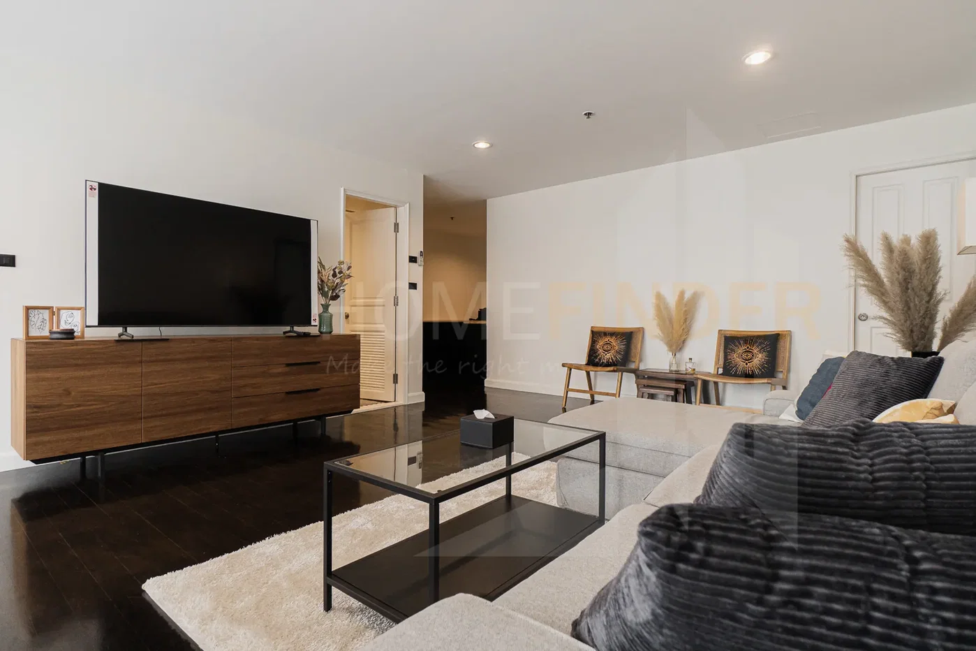 picture Icon III 2 bedrooms, for rent - 2/12
