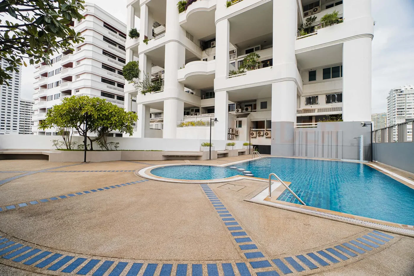 picture Crystal Garden 2 bedrooms, for sale - 18/19