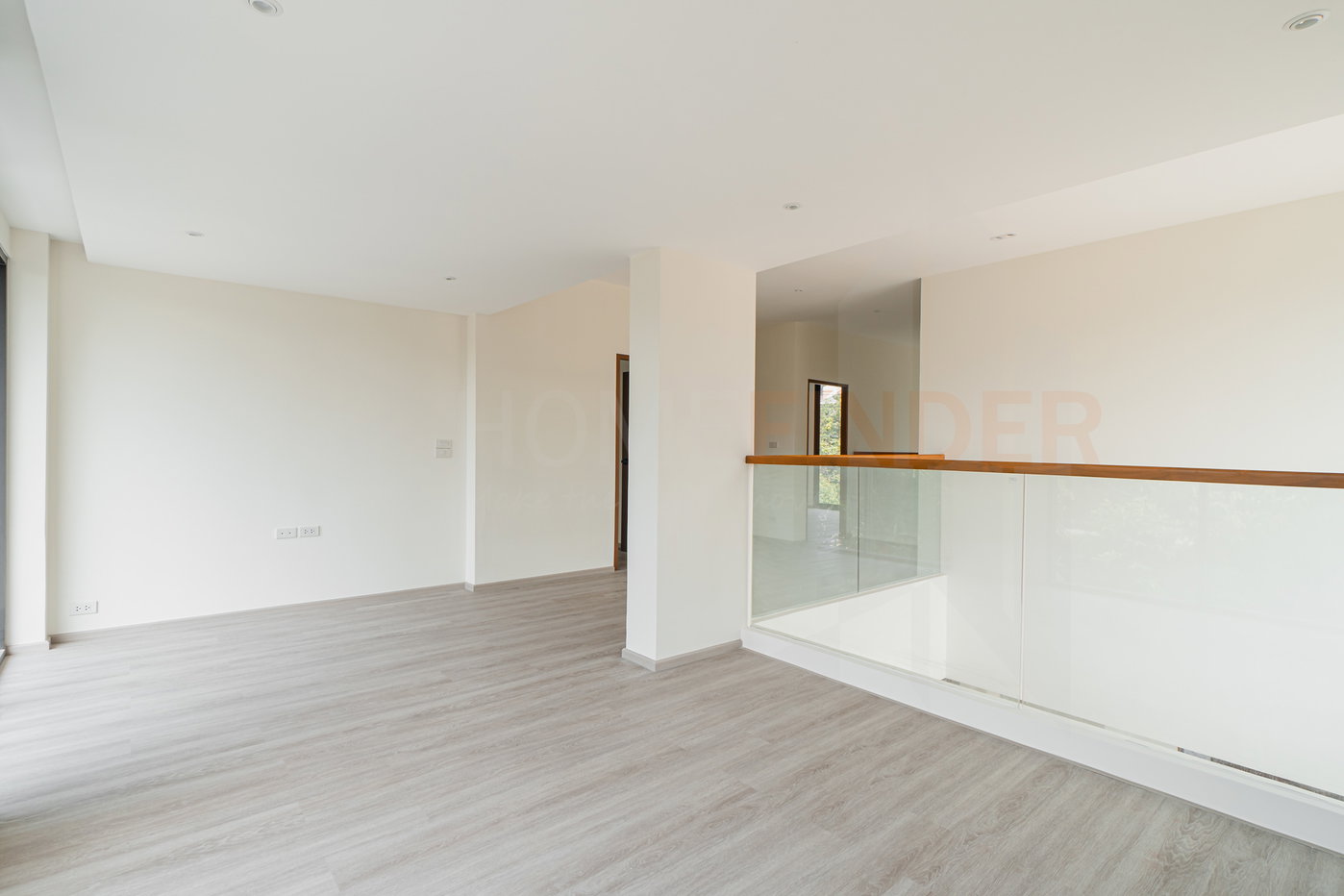 picture House in Phra Khanong 4 bedrooms, for sale - 10/22
