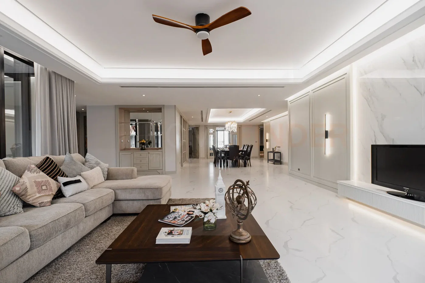 รูป Raveevan Suites 4 bedrooms, for rent - รูปที่ 2/10
